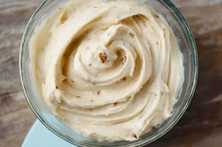 Crème Au Beurre Brun Et Fromage À La Crème