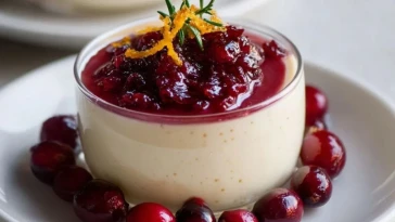 Panna Cotta À LAdvocaat Avec Sauce Aux Canneberges Épicée - 1