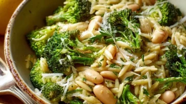 Orzo Aux Brocolis, Haricots Blancs, Citron Et Parmesan